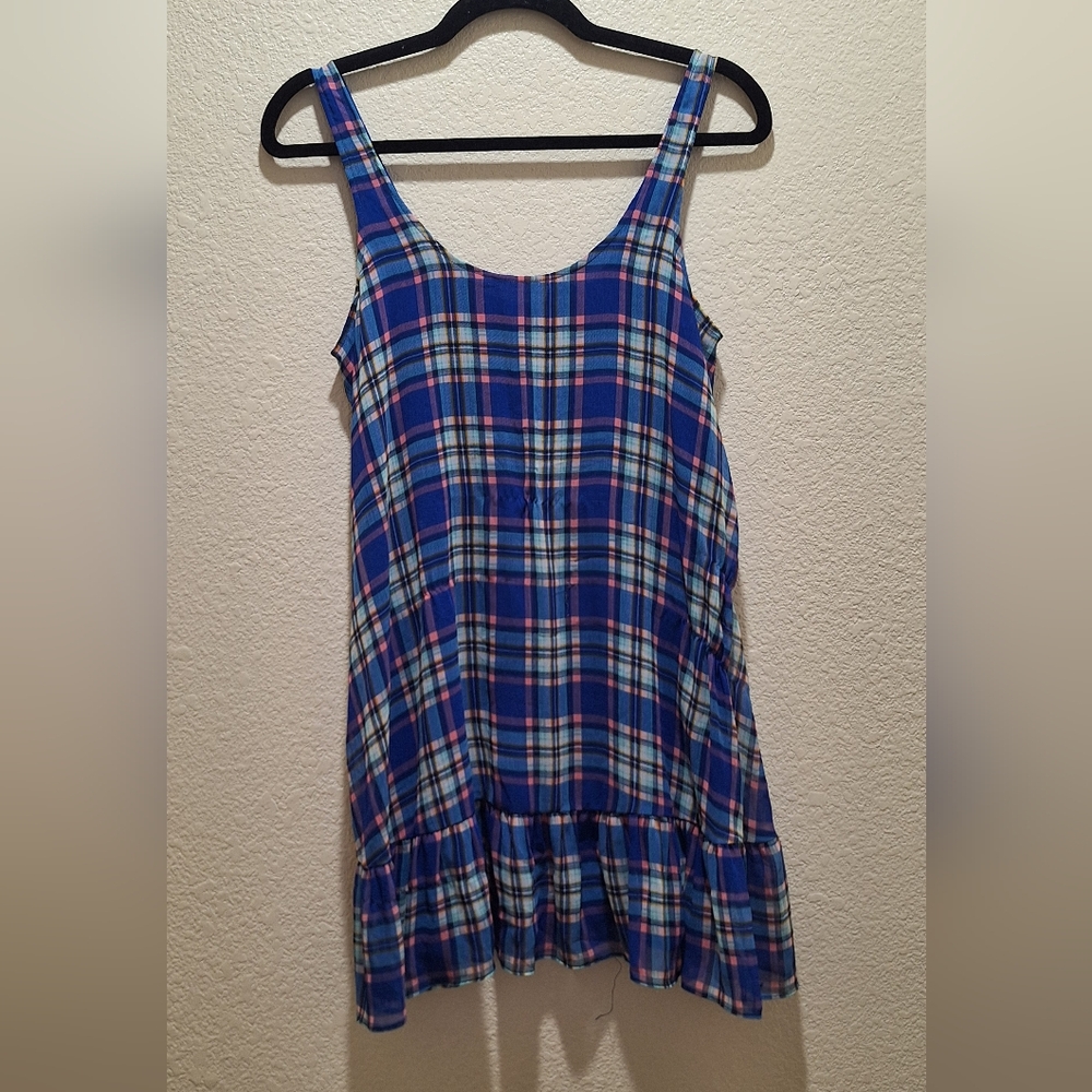🏷 2/$12 Blue Plaid Sleeveless Shirt